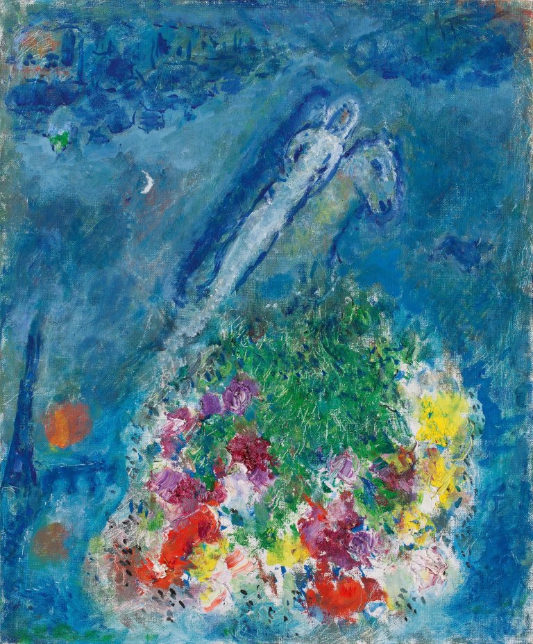Auf diesem Bild ist das folgende Kunstwerk zu sehen: Marc Chagall. „Les mariés dans le ciel fleuri“. 1978-80.