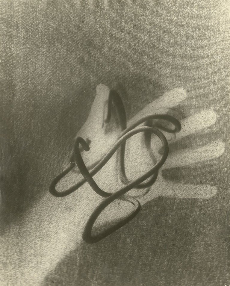 Auf diesem Bild ist das folgende Kunstwerk zu sehen: László Moholy-Nagy. „Superimposition II“. 1939.